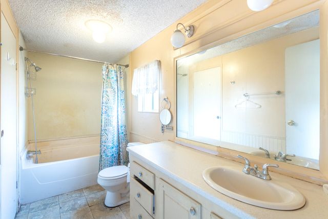 14361 Holiday Way, Bella Vista, CA 96008