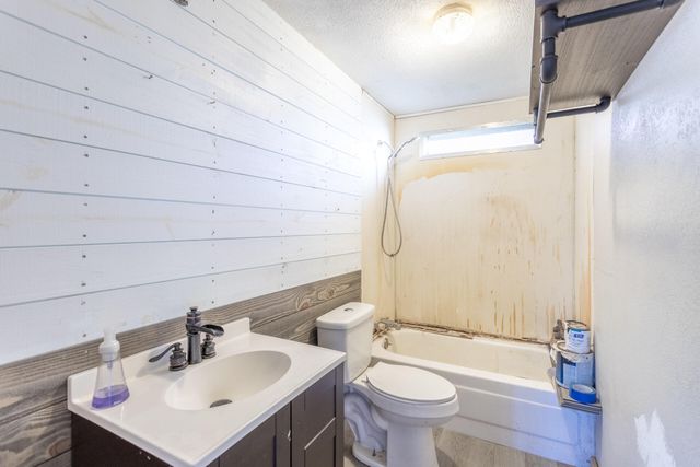 14361 Holiday Way, Bella Vista, CA 96008