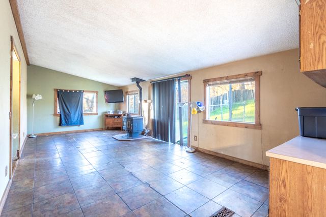 14361 Holiday Way, Bella Vista, CA 96008