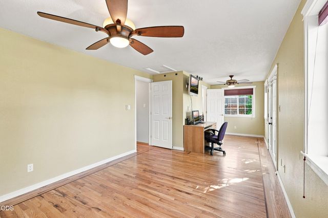 1426 Saint Andrew Way, Medford, OR 97504