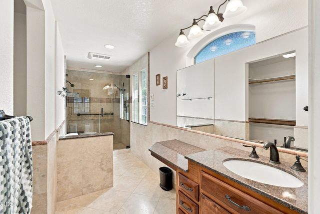 1426 Saint Andrew Way, Medford, OR 97504
