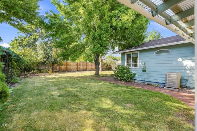 1426 Saint Andrew Way, Medford, OR 97504