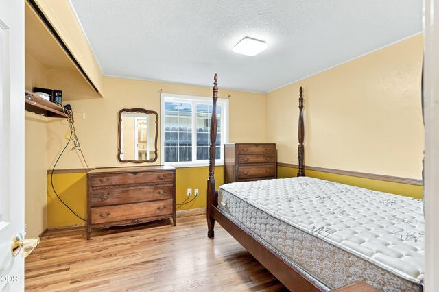 1426 Saint Andrew Way, Medford, OR 97504