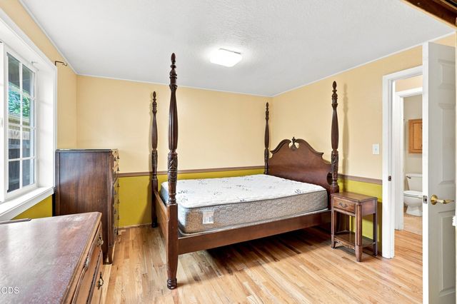 1426 Saint Andrew Way, Medford, OR 97504
