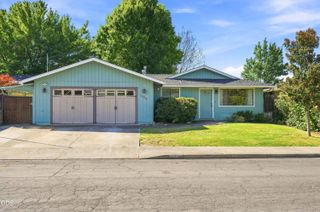 1426 Saint Andrew Way, Medford, OR 97504