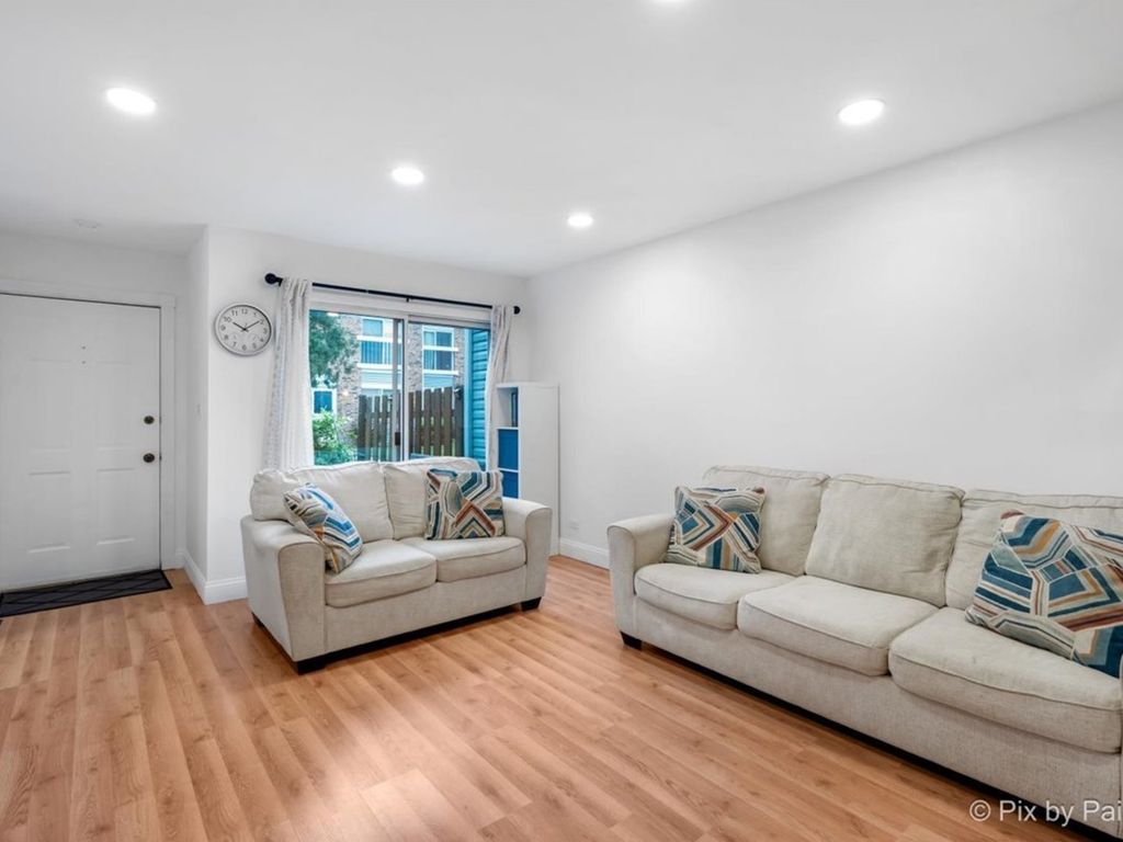 2024 Sudbury Drive, Hoffman Estates, IL 60169 — photo 4