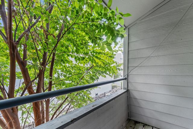 5917 Fairdale Lane 6, Houston, TX 77057