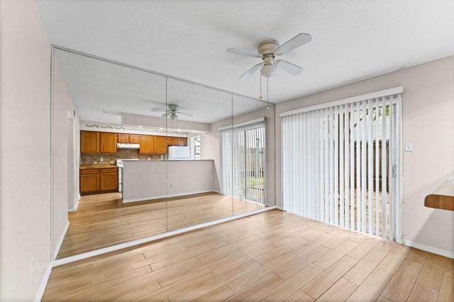 5917 Fairdale Lane 6, Houston, TX 77057