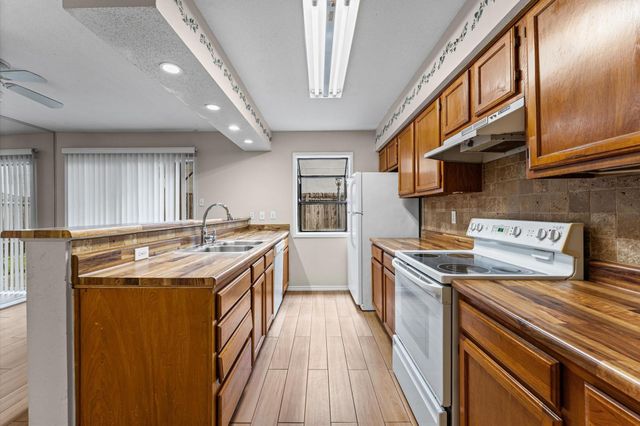 5917 Fairdale Lane 6, Houston, TX 77057