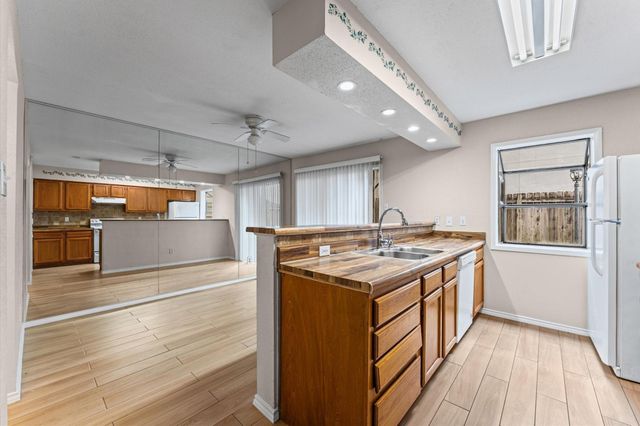 5917 Fairdale Lane 6, Houston, TX 77057
