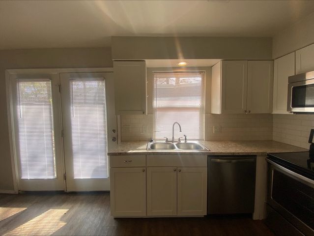 5305 E 32nd Place B, Tulsa, OK 74135