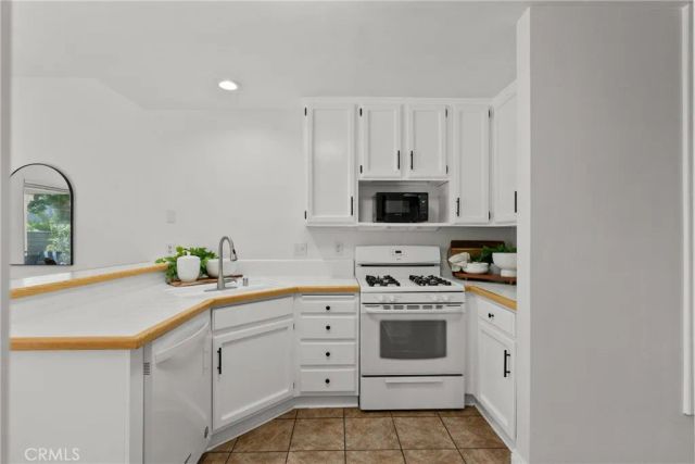28143 Seco Canyon Road 48, Saugus, CA 91390