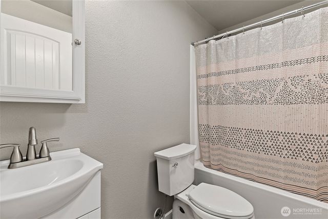 13713 2nd Avenue Ct E, Tacoma, WA 98445