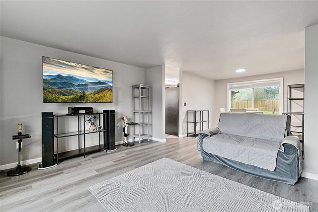 13713 2nd Avenue Ct E, Tacoma, WA 98445