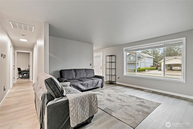 13713 2nd Avenue Ct E, Tacoma, WA 98445