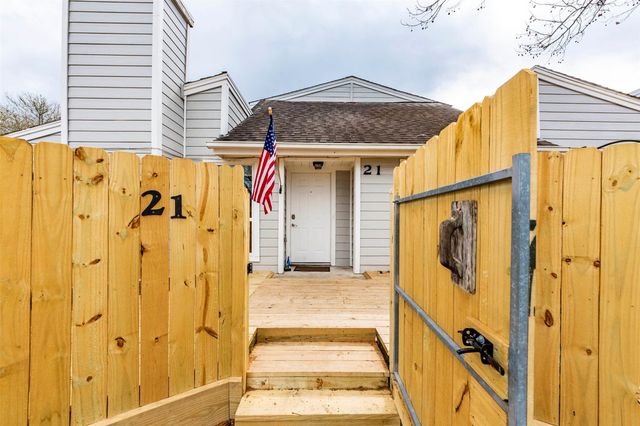 21 Hideaway Drive, Friendswood, TX 77546