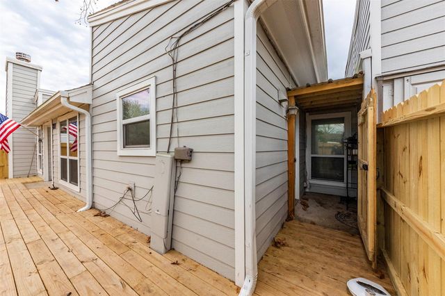 21 Hideaway Drive, Friendswood, TX 77546