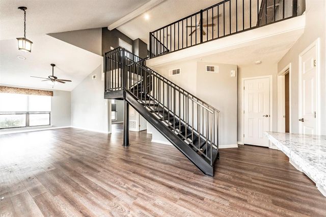 21 Hideaway Drive, Friendswood, TX 77546
