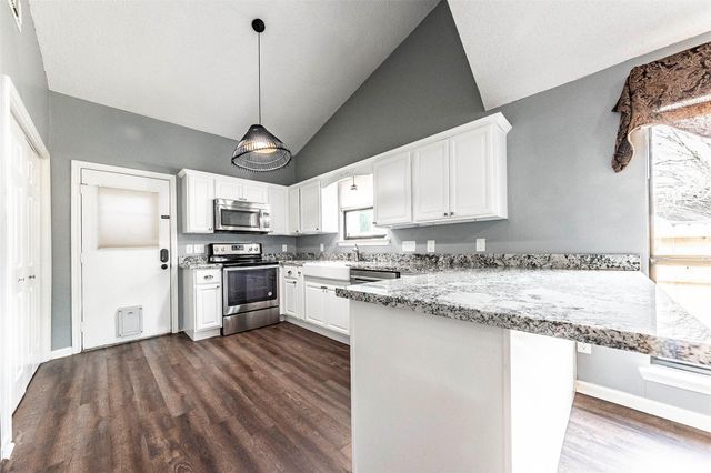 21 Hideaway Drive, Friendswood, TX 77546