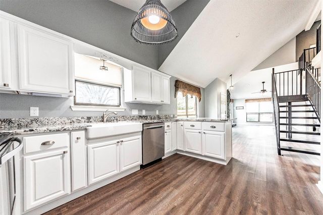 21 Hideaway Drive, Friendswood, TX 77546