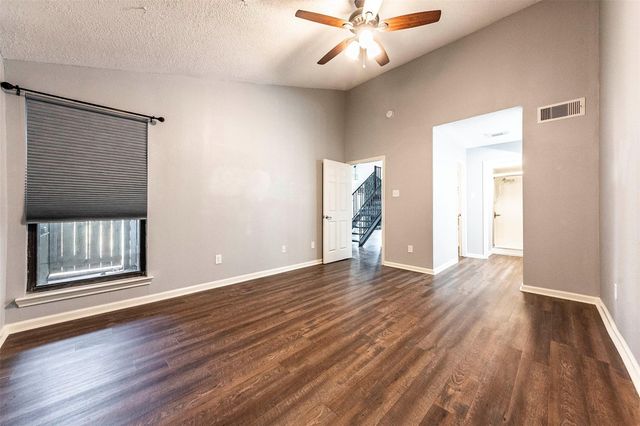 21 Hideaway Drive, Friendswood, TX 77546