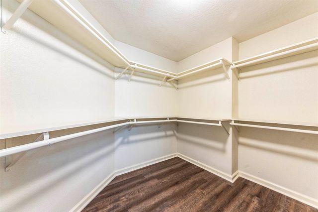 21 Hideaway Drive, Friendswood, TX 77546