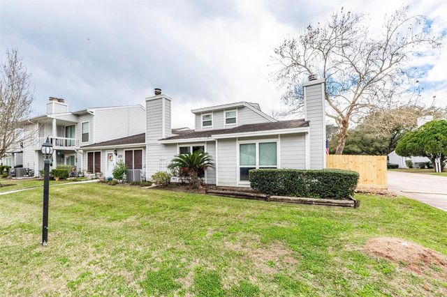 21 Hideaway Drive, Friendswood, TX 77546