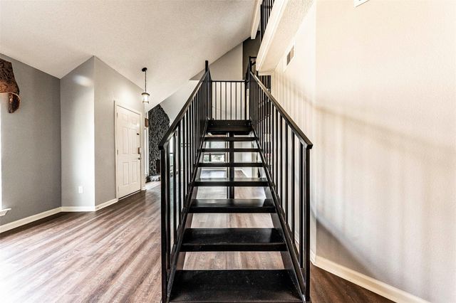21 Hideaway Drive, Friendswood, TX 77546