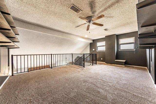 21 Hideaway Drive, Friendswood, TX 77546