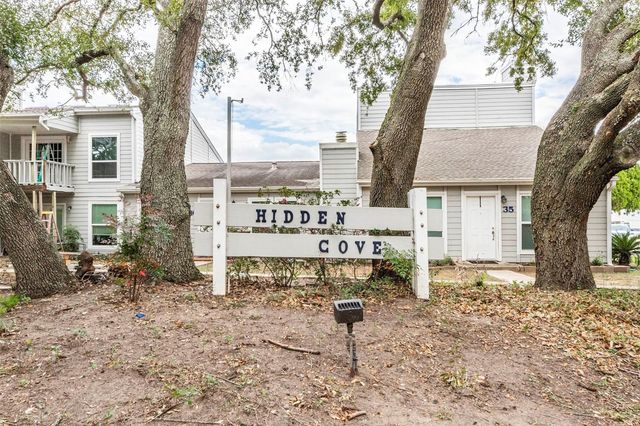 21 Hideaway Drive, Friendswood, TX 77546