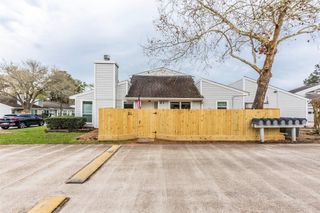21 Hideaway Drive, Friendswood, TX 77546