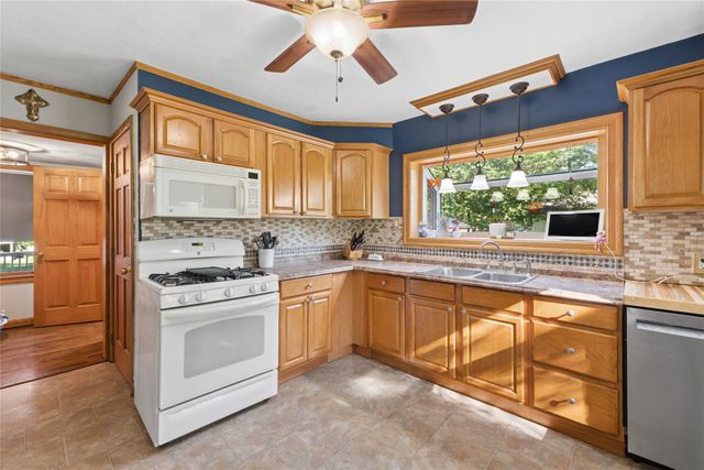 935 VILLA SITES Avenue, Harborcreek, PA 16421
