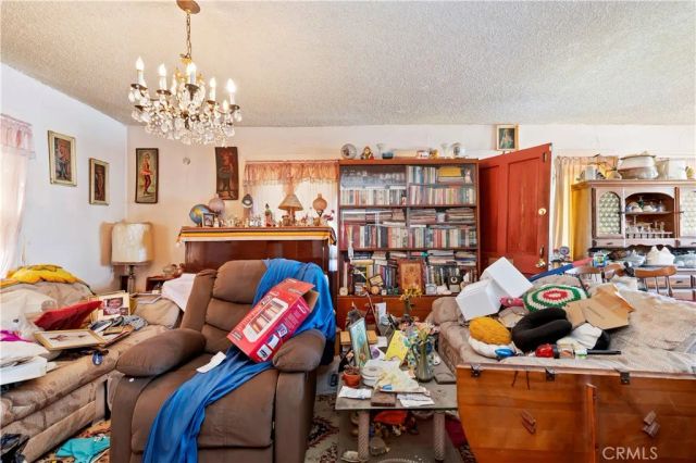 1438 W 70th, Los Angeles, CA 90047