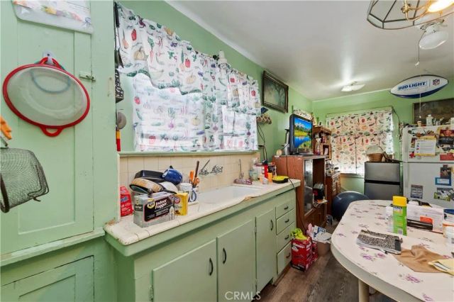 1438 W 70th, Los Angeles, CA 90047