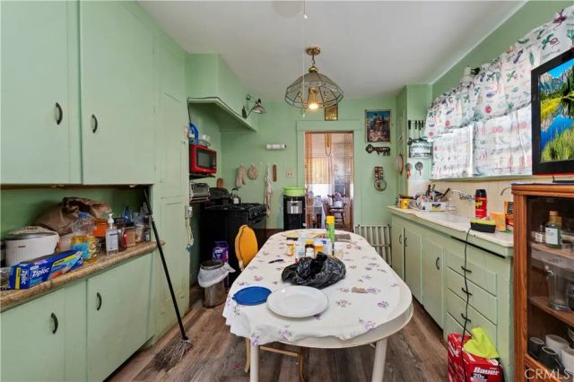 1438 W 70th, Los Angeles, CA 90047