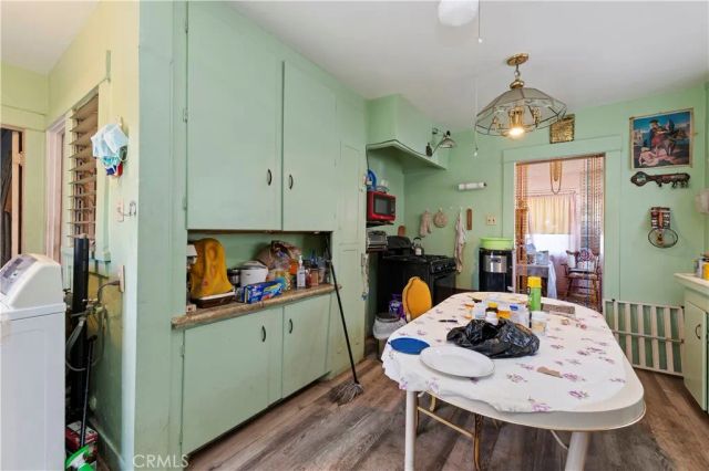 1438 W 70th, Los Angeles, CA 90047