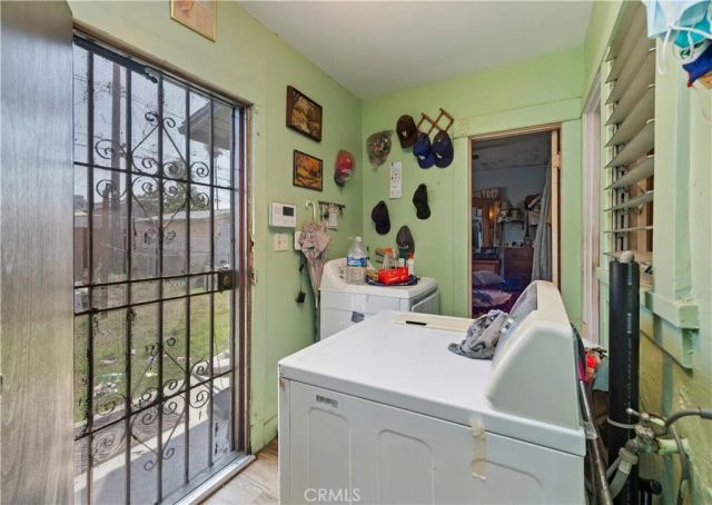 1438 W 70th, Los Angeles, CA 90047