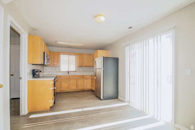 72 N MONTROSE, Saratoga Springs, UT 84045