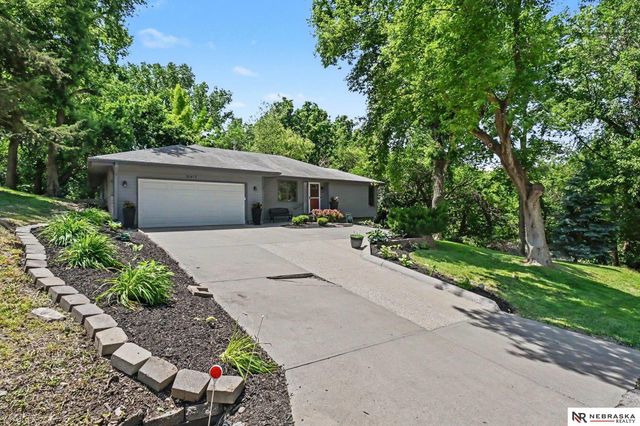 21417 Ridgewood Road, Omaha, NE 68022