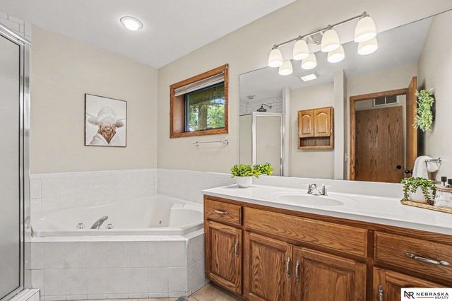 21417 Ridgewood Road, Omaha, NE 68022