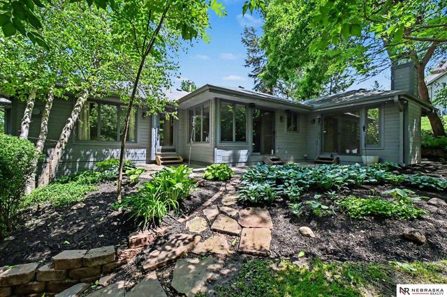 21417 Ridgewood Road, Omaha, NE 68022