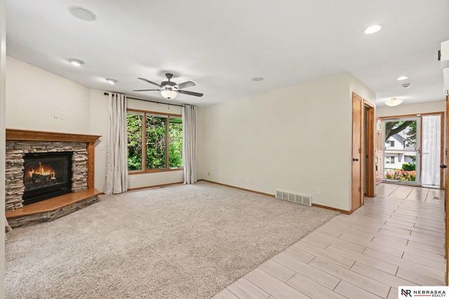 21417 Ridgewood Road, Omaha, NE 68022