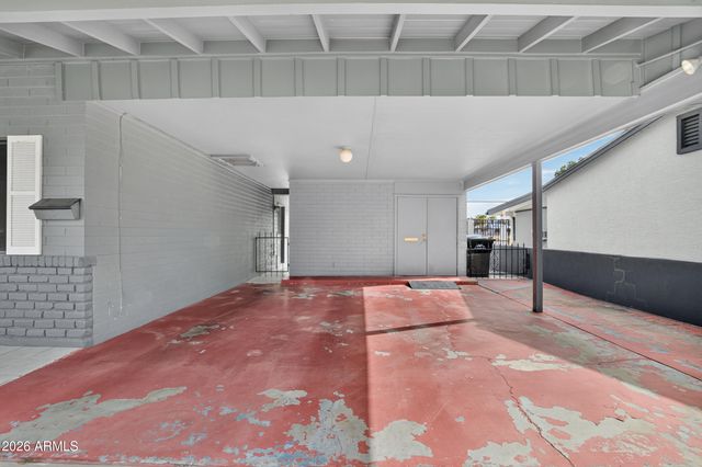 629 S EDGEWATER Drive, Mesa, AZ 85208