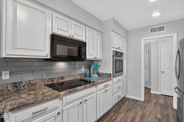 629 S EDGEWATER Drive, Mesa, AZ 85208