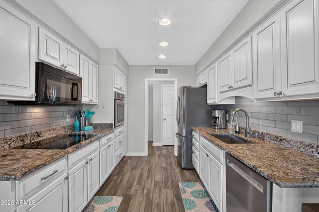 629 S EDGEWATER Drive, Mesa, AZ 85208