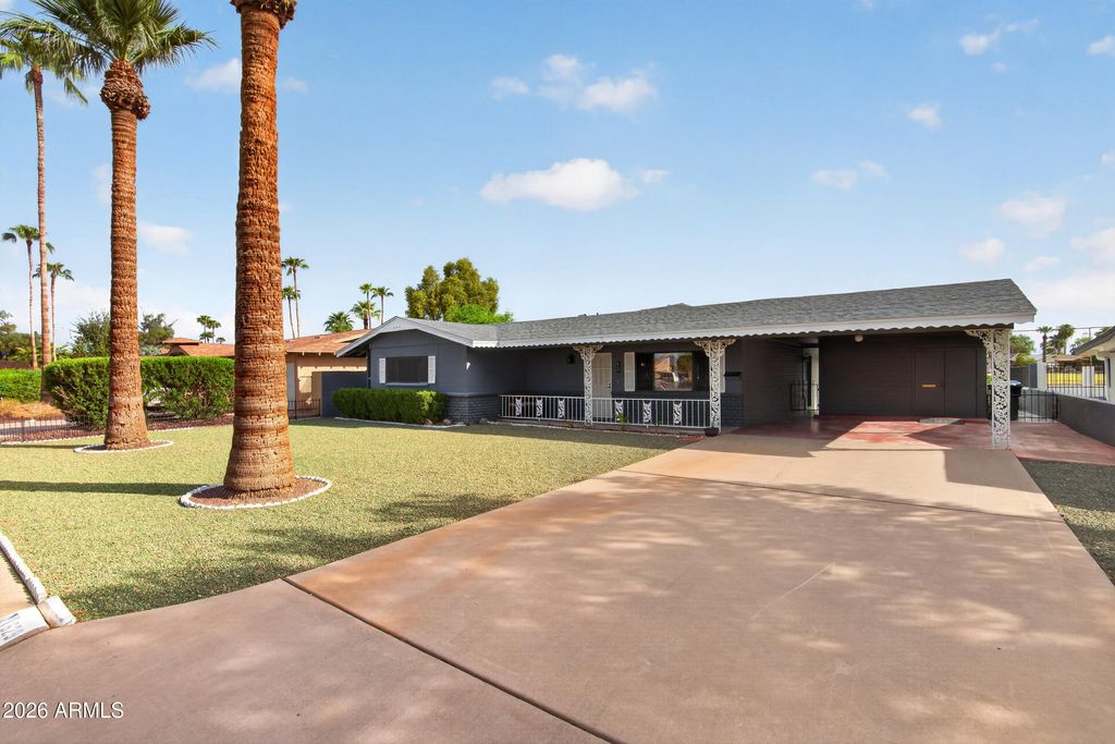 629 S EDGEWATER Drive, Mesa, AZ 85208