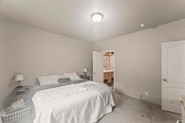 594 Detrick Drive 4, Grants Pass, OR 97527