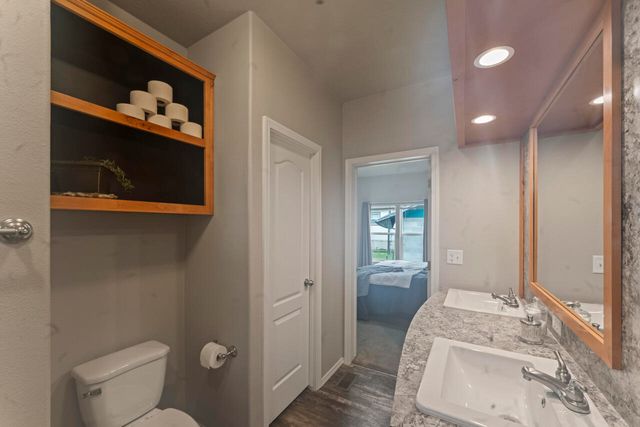 594 Detrick Drive 4, Grants Pass, OR 97527