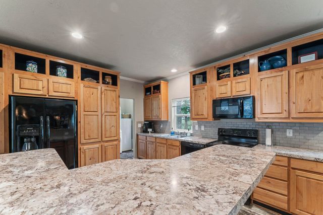 594 Detrick Drive 4, Grants Pass, OR 97527