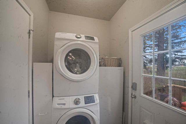 594 Detrick Drive 4, Grants Pass, OR 97527